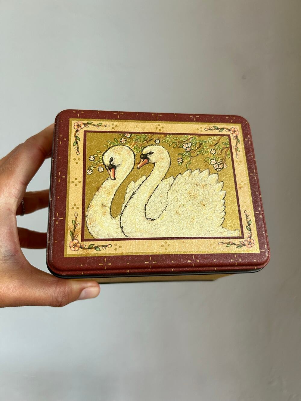 Vintage Swan Tin Box Floral Decorative Storage Box